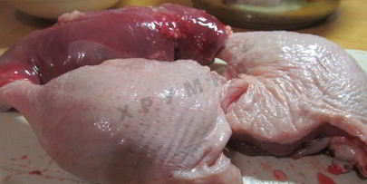 плов из утки в казане на плите