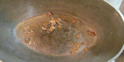 плов из утки в казане на плите