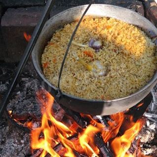 Плов на костре в казане с бараниной
