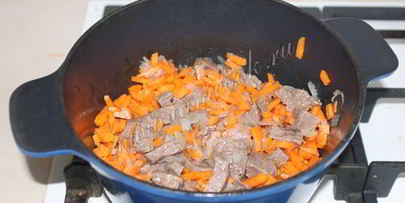 плов с говядиной в казане