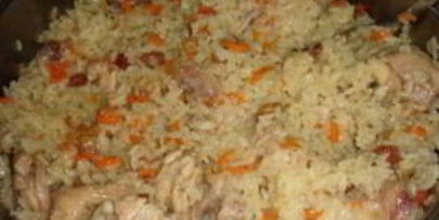 плов с курицей и изюмом