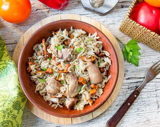 Плов с курицей и лисичками