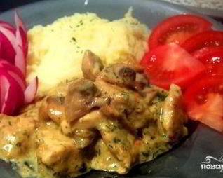 Фрикасе из курицы с грибами