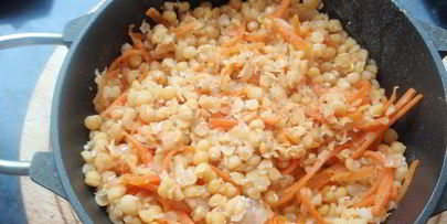 гороховое рагу с копченым сыром без мяса