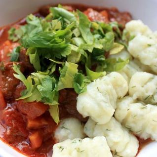 Мясное рагу с картофельными ньокками