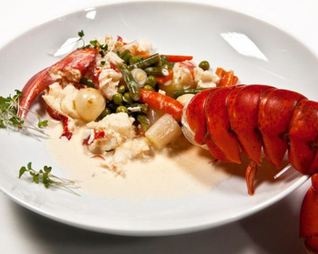 Омар в овощном рагу