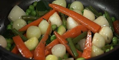 омар в овощном рагу