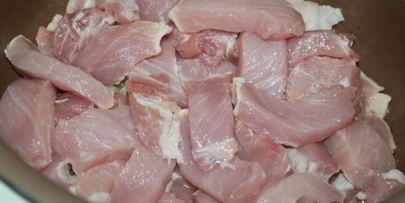 осеннее рагу с картофелем, свининой и кинзой в мультиварке