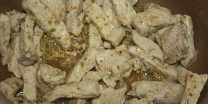 осеннее рагу с картофелем, свининой и кинзой в мультиварке