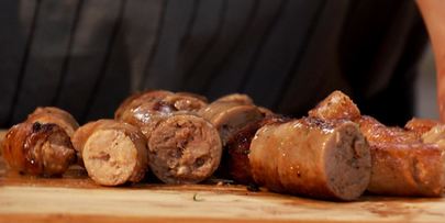 острое рагу из колбасок и овощей