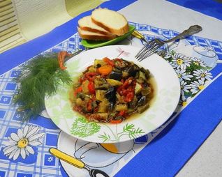 Овощное рагу с баклажанами в мультиварке