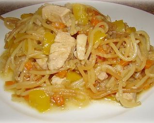 Овощное рагу с мясом и вермишелью