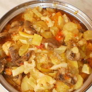 Овощное рагу с цветной капустой в мультиварке