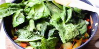 овощное рагу со шпинатом