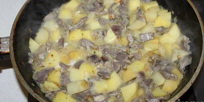 рагу из куриных желудочков
