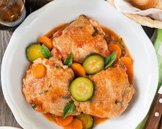 Рагу из курицы с морковью и цуккини