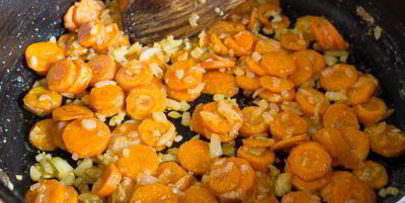 рагу из курицы с морковью и цуккини