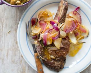 Рагу из трех видов лука к мясу