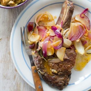 Рагу из трех видов лука к мясу