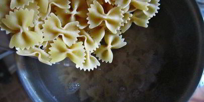 рагу с морскими гребешками и пастой фарфалле венецианский карнавал