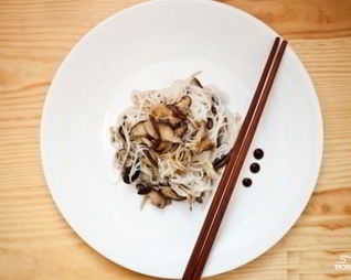 Рисовая лапша с грибами