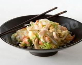 Рисовая лапша с креветками и кальмарами