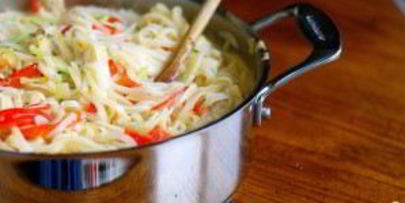 рисовая лапша с курицей по-азиатски