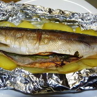 Дикий голец, запеченный в фольге