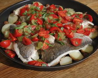 Дорада под соусом из винограда и тархуна