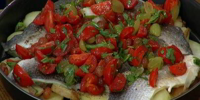 дорада под соусом из винограда и тархуна