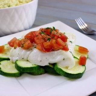 Филе тилапии, запеченное с овощами