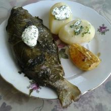 Рецепт Форель речная запеченная в листьях хрена