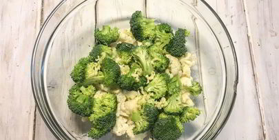 форель с цветной капустой и брокколи