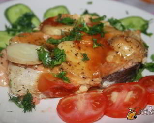 Форель, запеченная в духовке с молодым картофелем