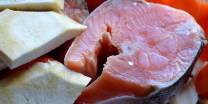 горбуша с корневым сельдереем и соком лайма