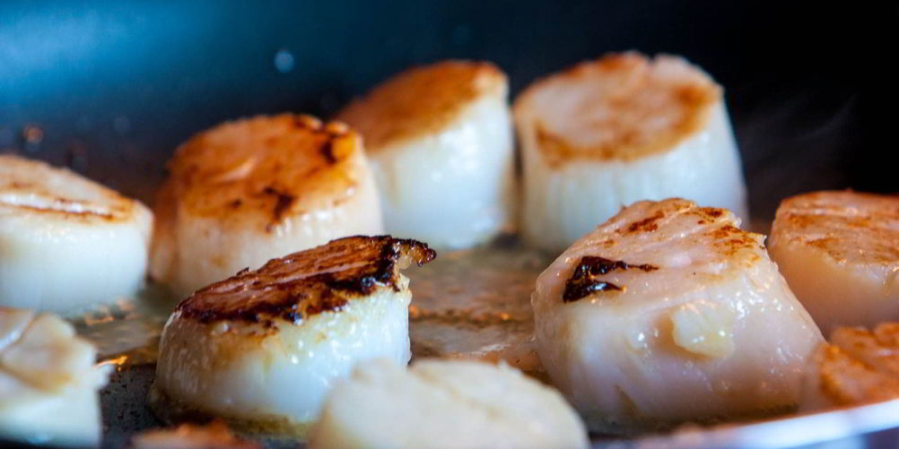 Рецепт гребешков в сливочнома соусе