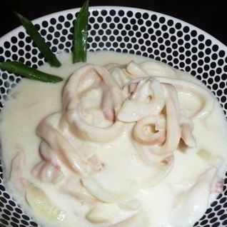 Кальмары в сливочном соусе