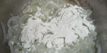 кальмары в сливочном соусе