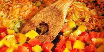 карп с болгарским перцем и помидорами