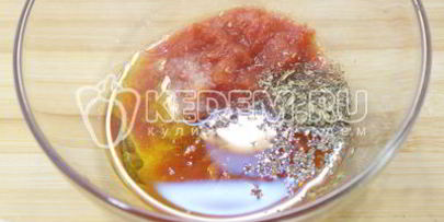 кета запеченная с мякотью помидоров