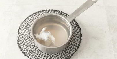 копченый лосось и яйца-пашот с голландским соусом