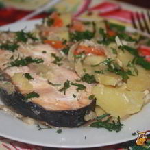 Рецепт Лосось с овощами в горшочке