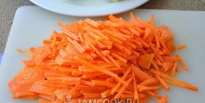 минтай в духовке с морковью и луком