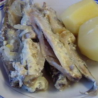 Мойва в сметане