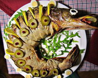 Праздничная фаршированная щука