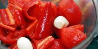 рыба, тушенная в томатном соусе