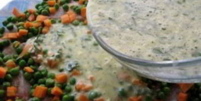 рыба в омлете с овощами в духовке