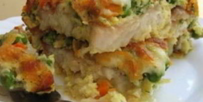 рыба в омлете с овощами в духовке