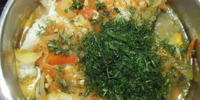 рыба в томатном соусе с овощами