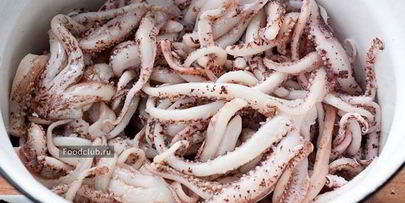 щупальца кальмара с овощами на гриле